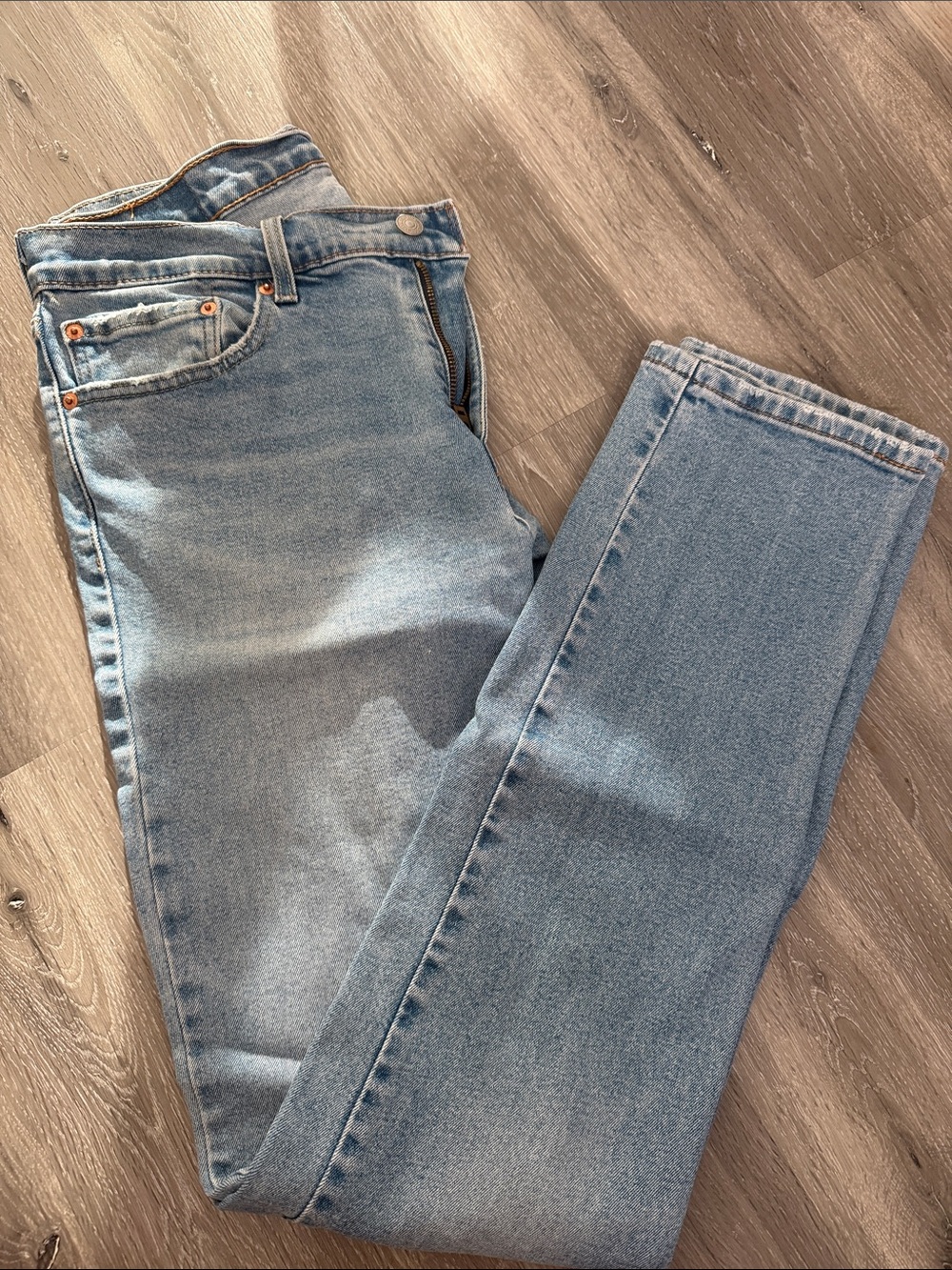 Levi’s 511 Men’s Slim Straight Jeans in Light Blue Wash 32 x 34